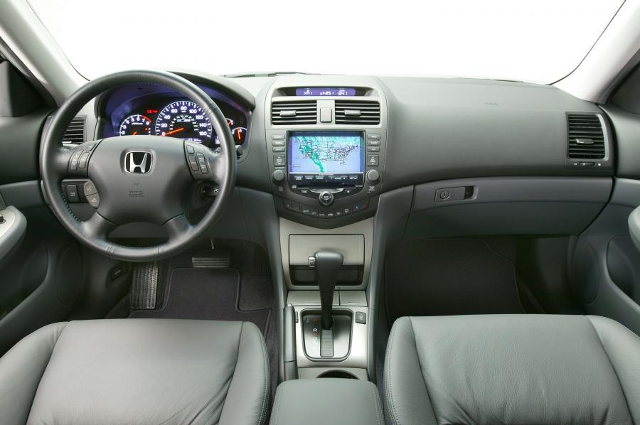  Honda Accord Hybrid America 2005 года  (фото 68 из 69)
